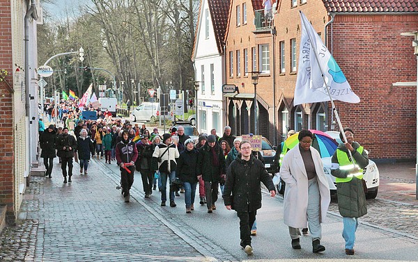 Demonstration des Ratzeburger Jugendbeirats setzt Zeichen gegen Rassismus und Rechtsextremismus © Bilderhaus Mustin